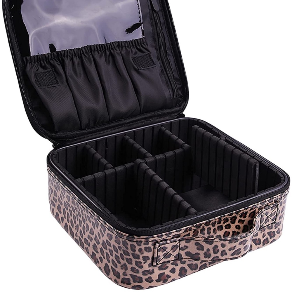 VASKER Makeup Case, size M, leopard print